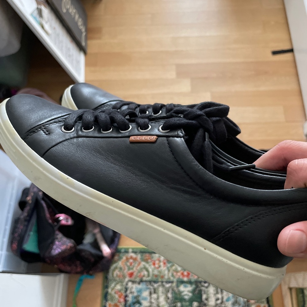 Ecco Leather Sneakers (All black)